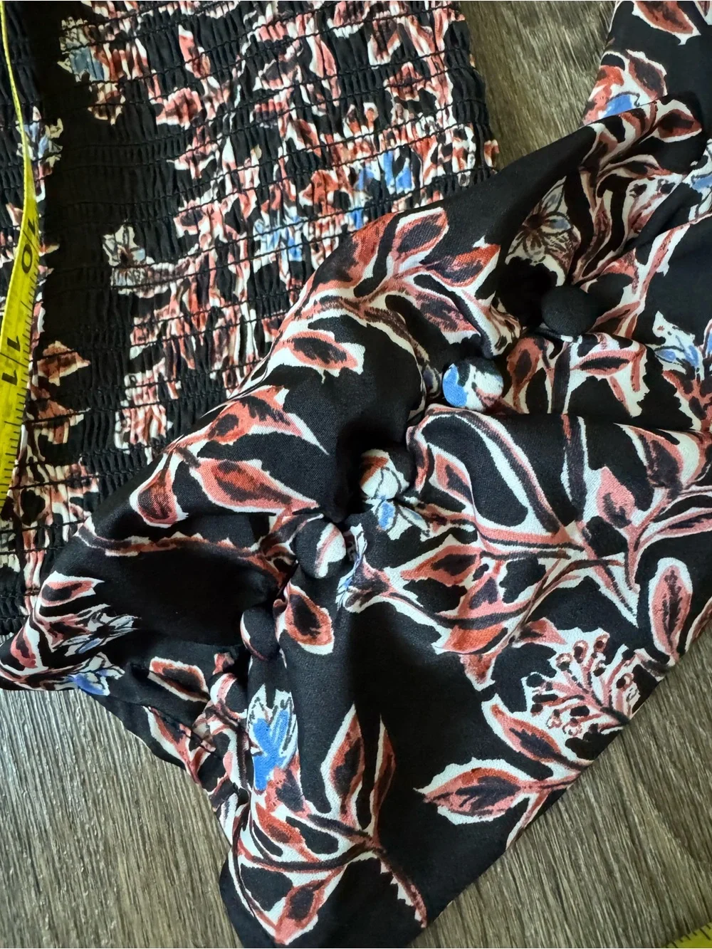 Free People Santiago Floral Smocked Black Puff Long Sleeve Cropped Blouse L